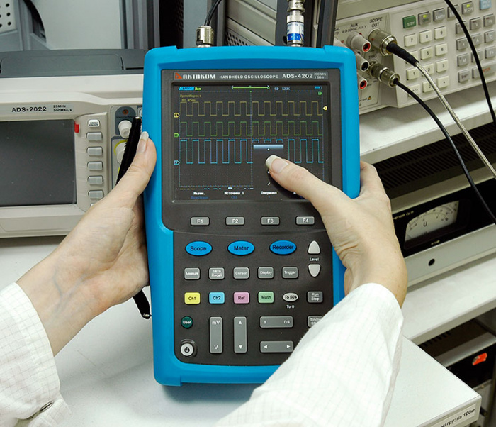 ADS-4072 Осциллограф цифровой запоминающий